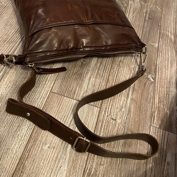M0851 Crossbody leather bag - Picture 14 of 17